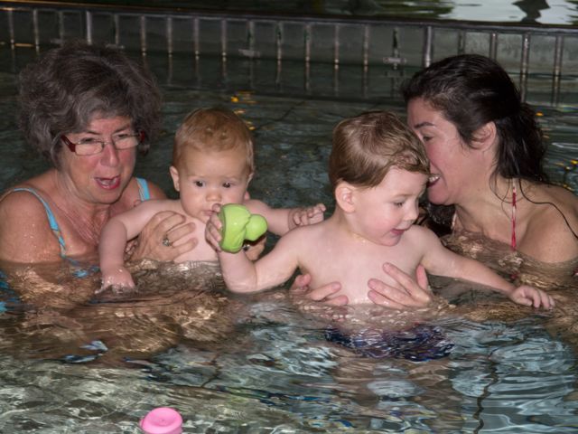 131106 Zwembad Djzez en Jay- 05